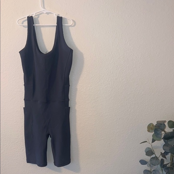 Athleta Pants - Athleta salutation ribbed bike suit